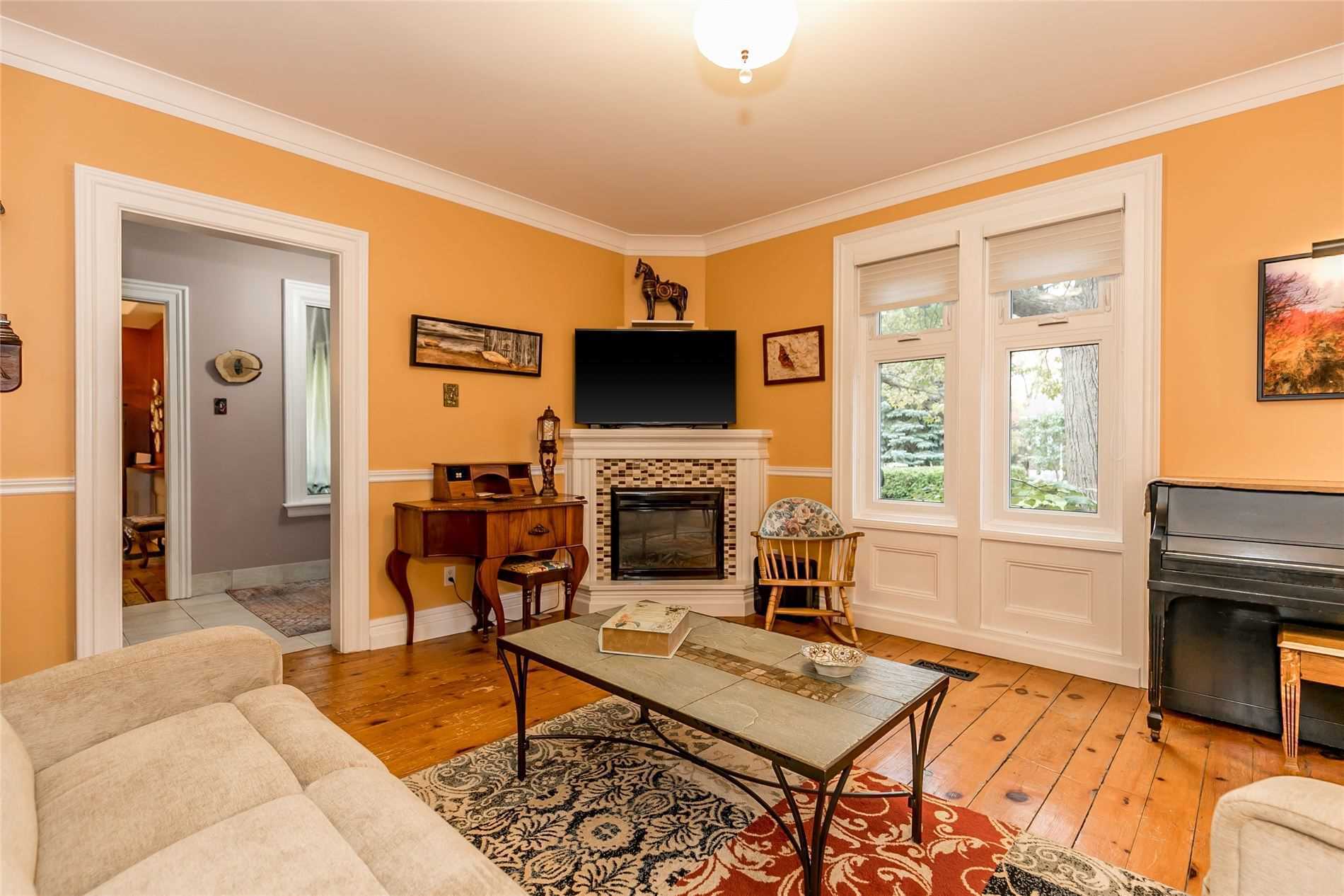 399 Amelia St