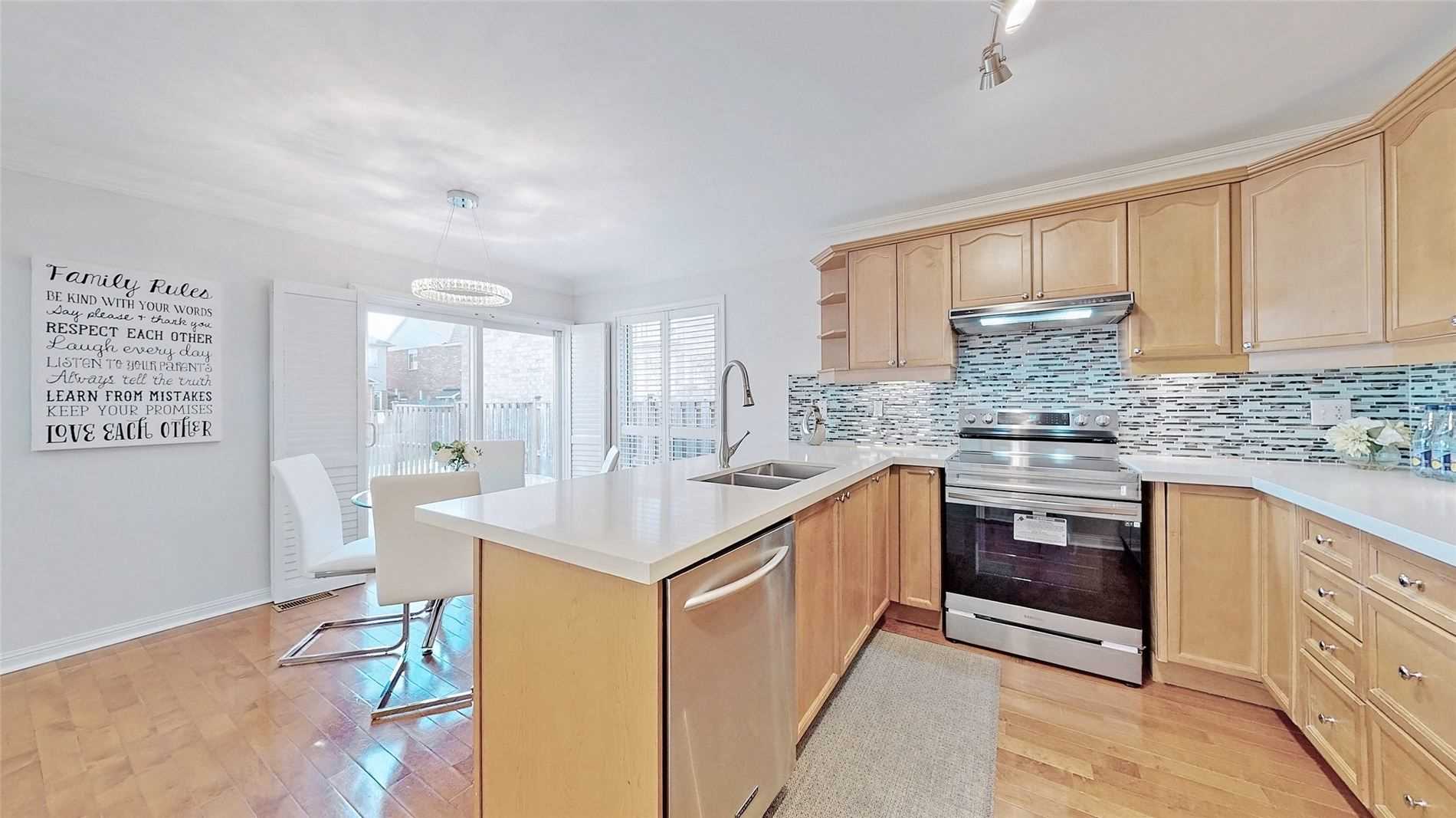 31 Raffia Ave