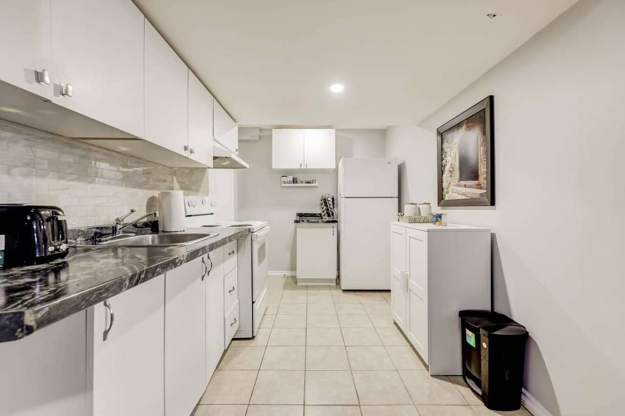 17 Zippora Dr