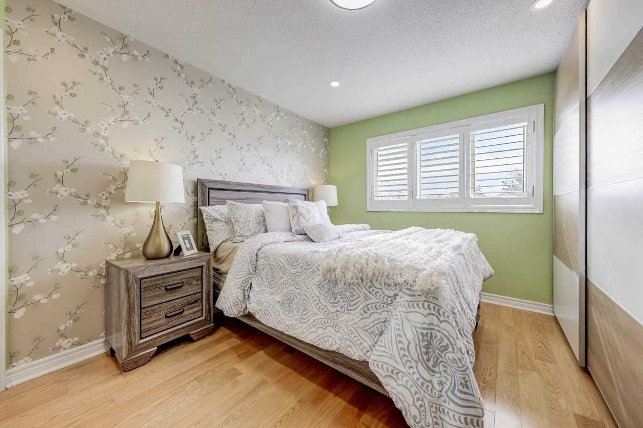 17 Zippora Dr