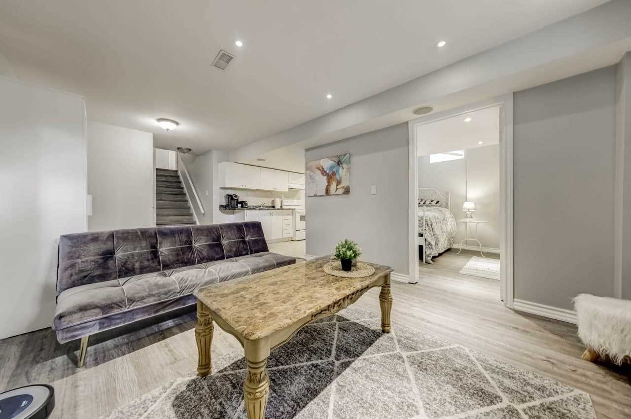 17 Zippora Dr