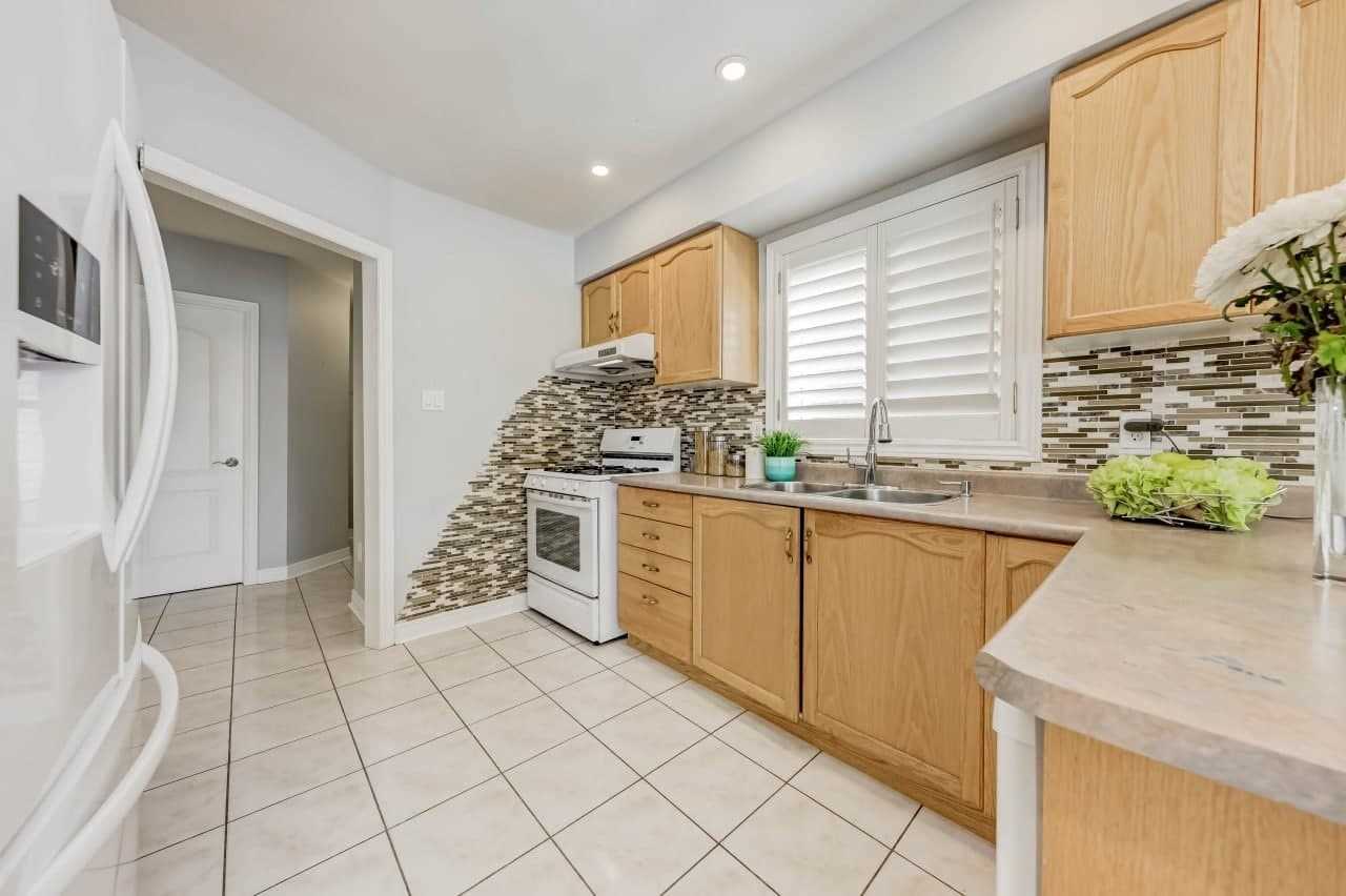 17 Zippora Dr