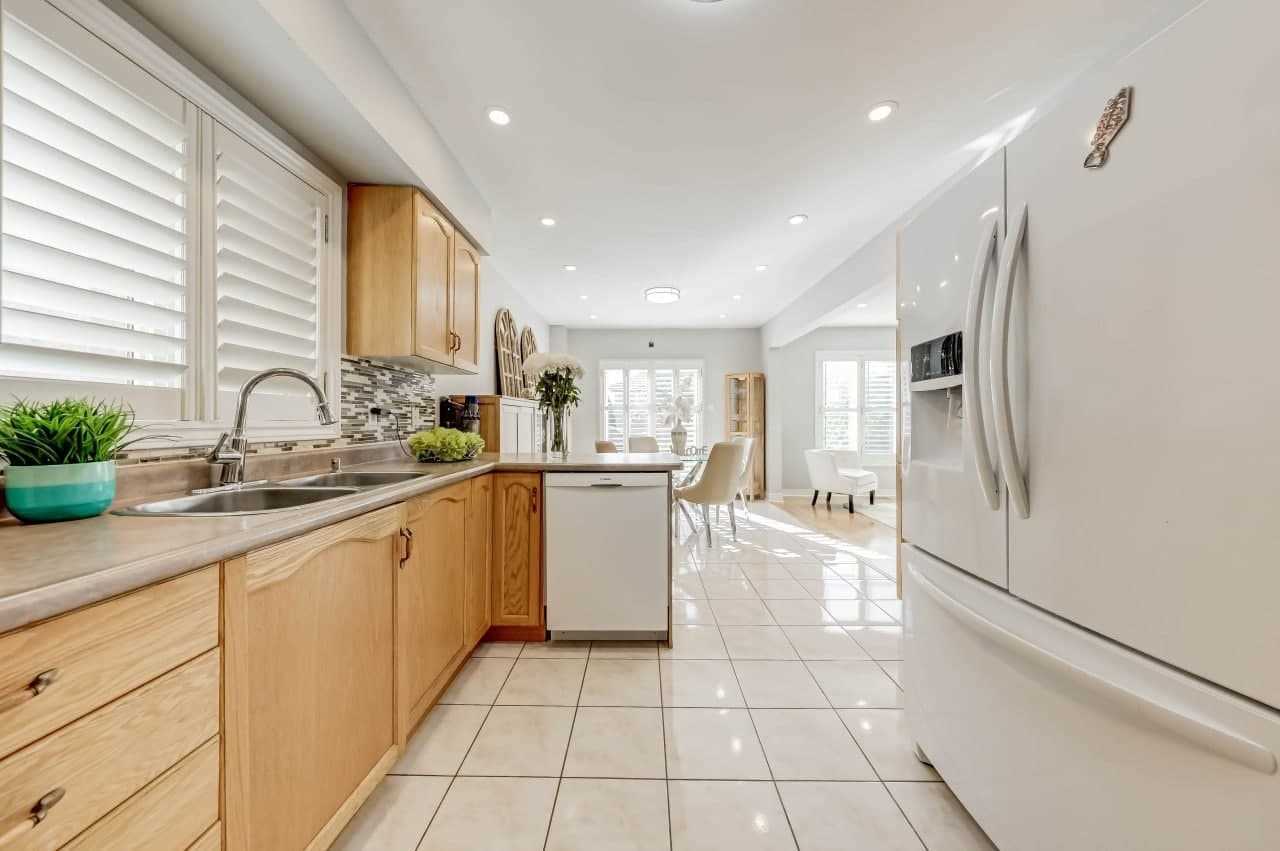 17 Zippora Dr