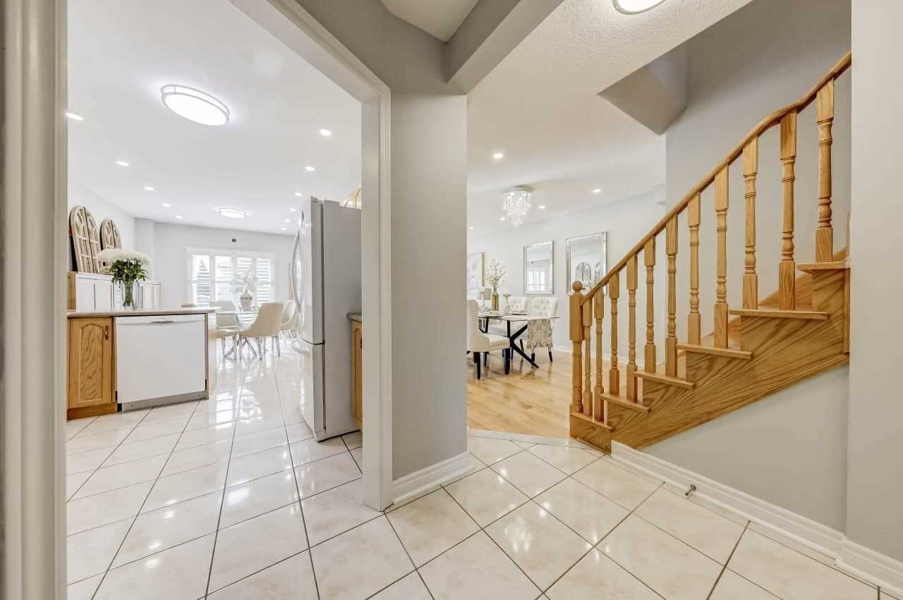 17 Zippora Dr