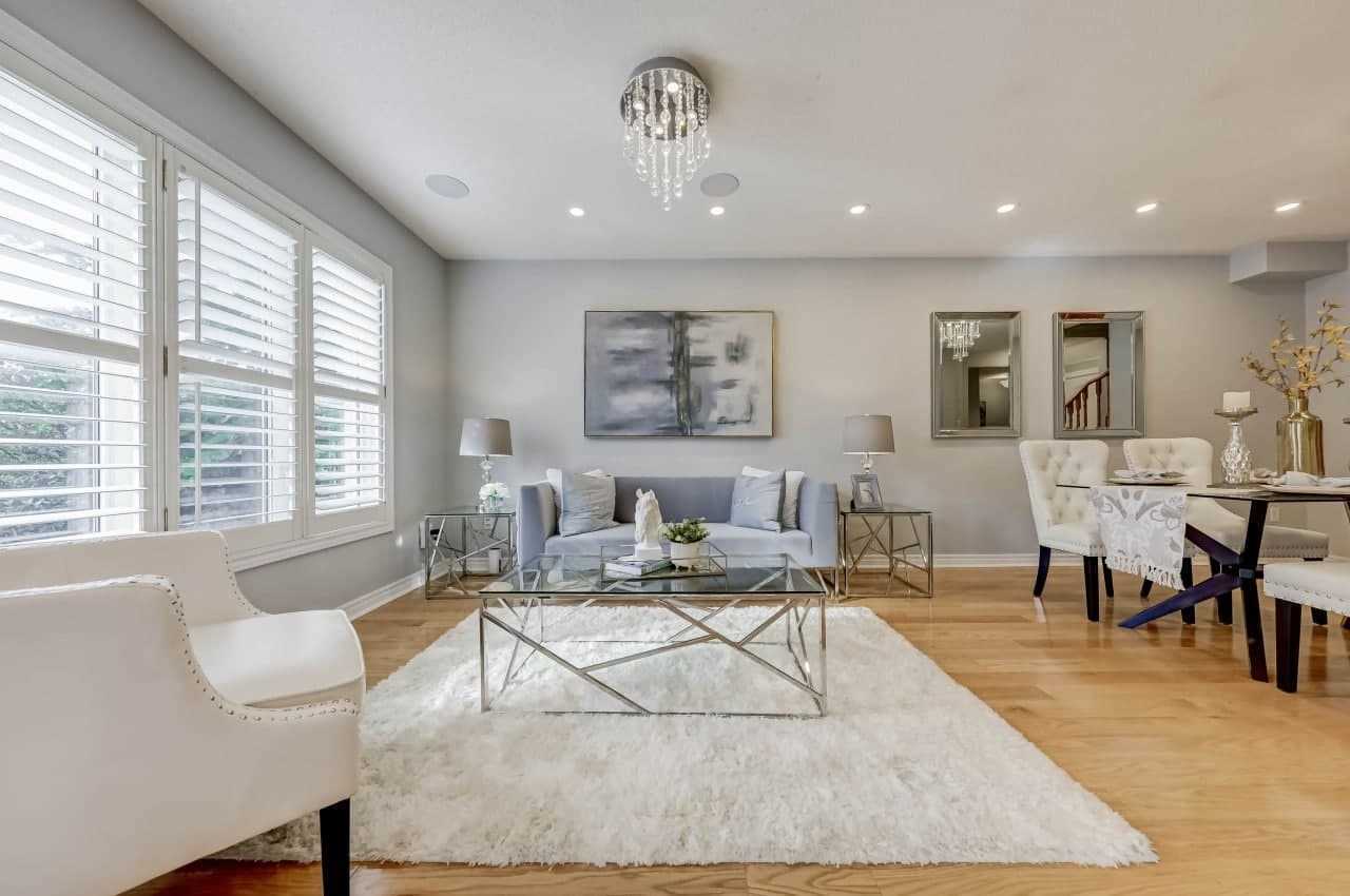 17 Zippora Dr