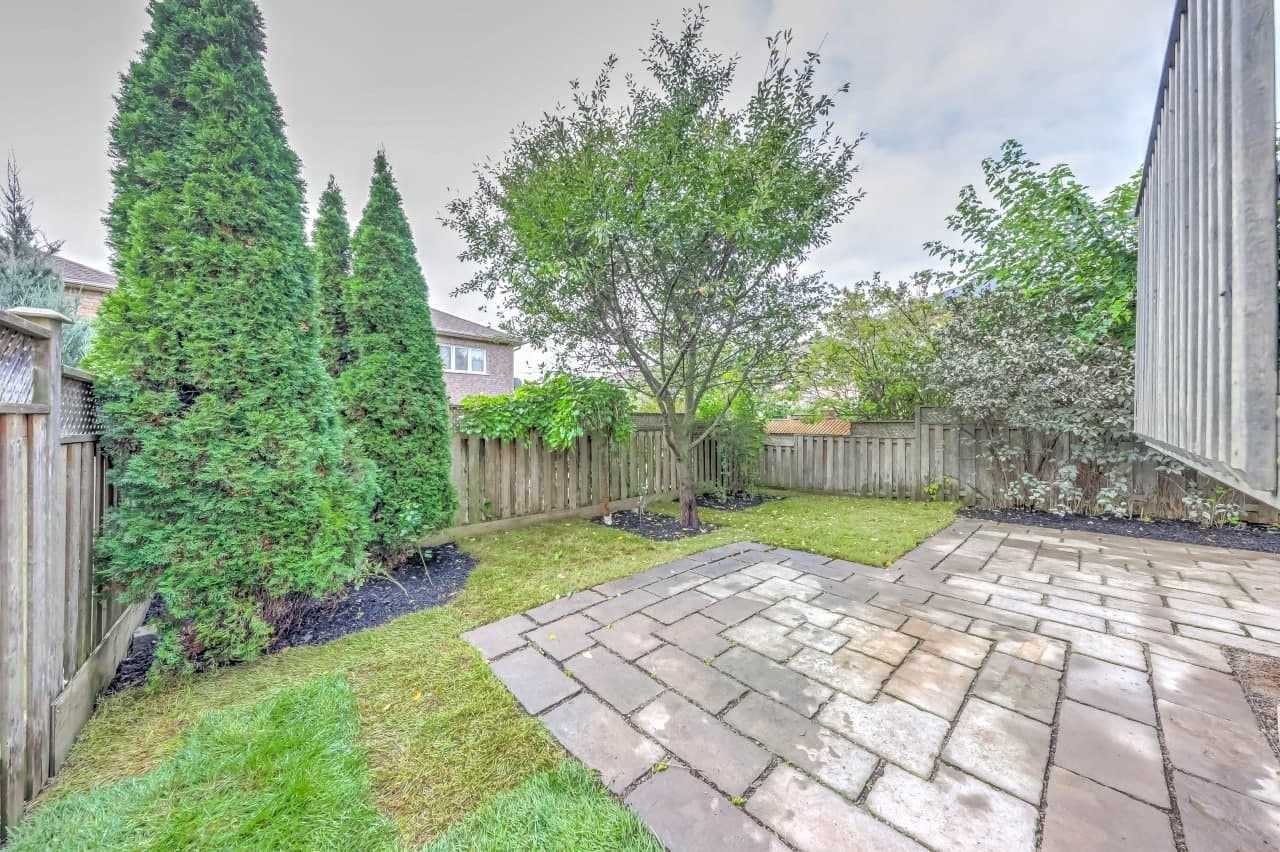17 Zippora Dr