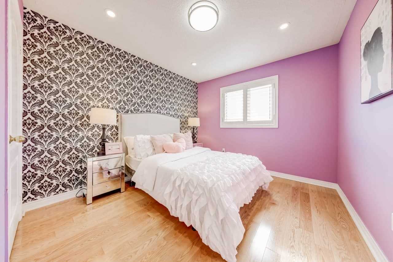 17 Zippora Dr