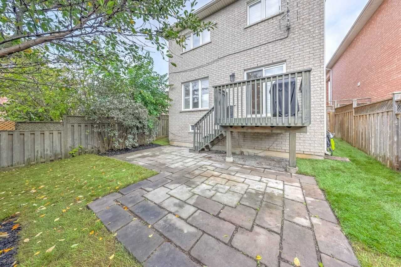 17 Zippora Dr