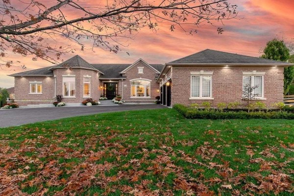 33 Duncton Wood Cres, Aurora