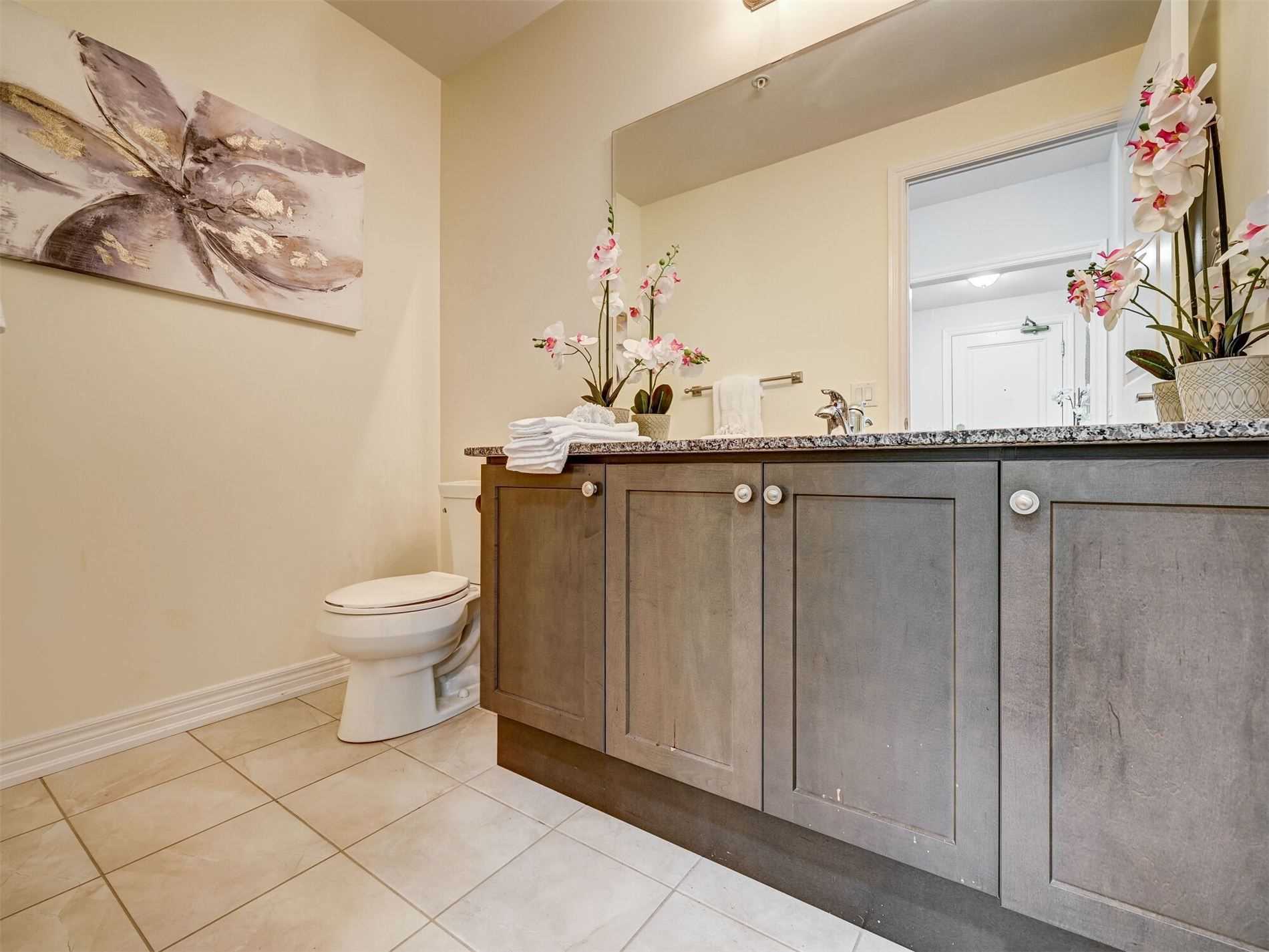 9255 Jane St, #1211