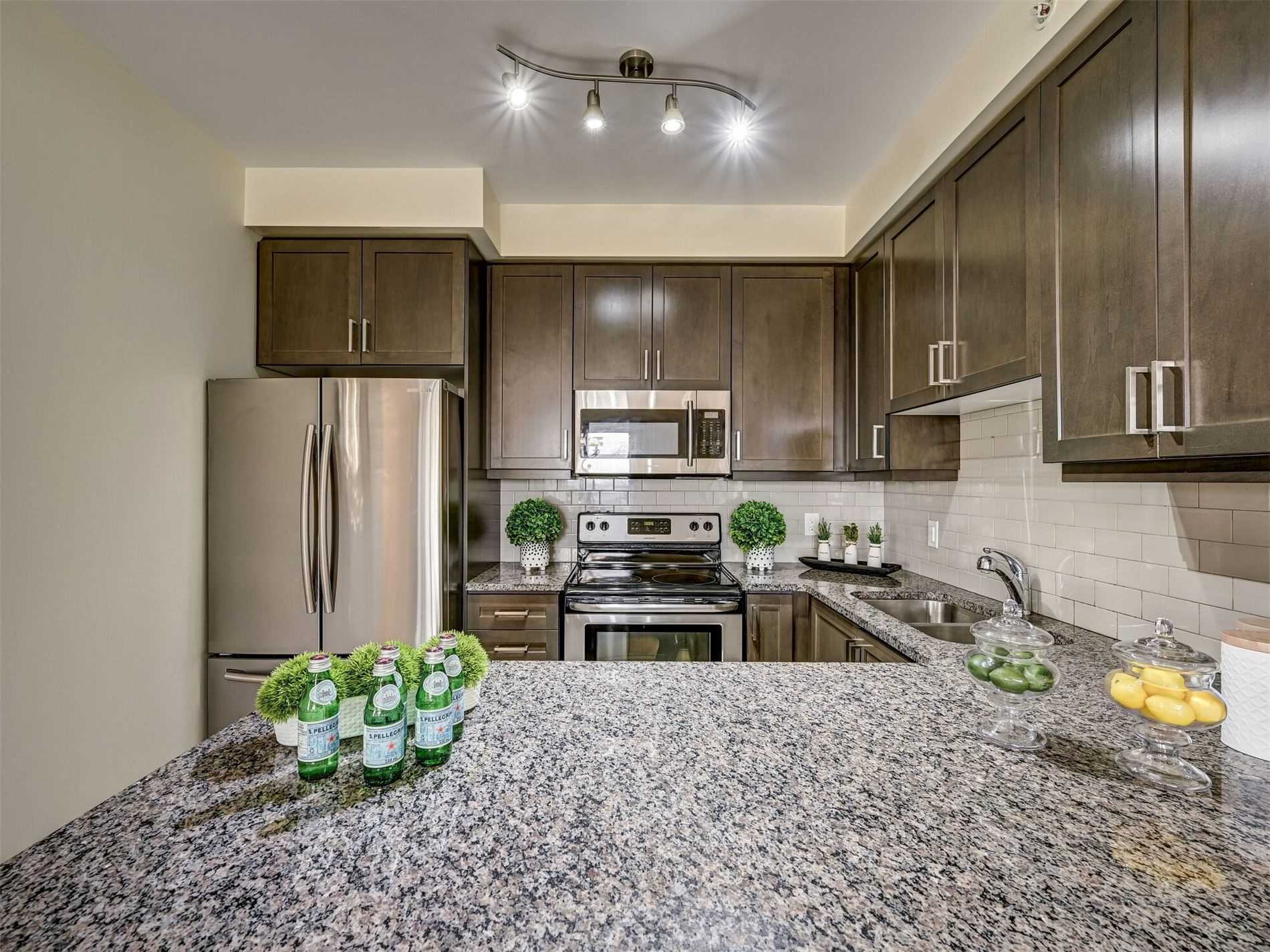 9255 Jane St, #1211