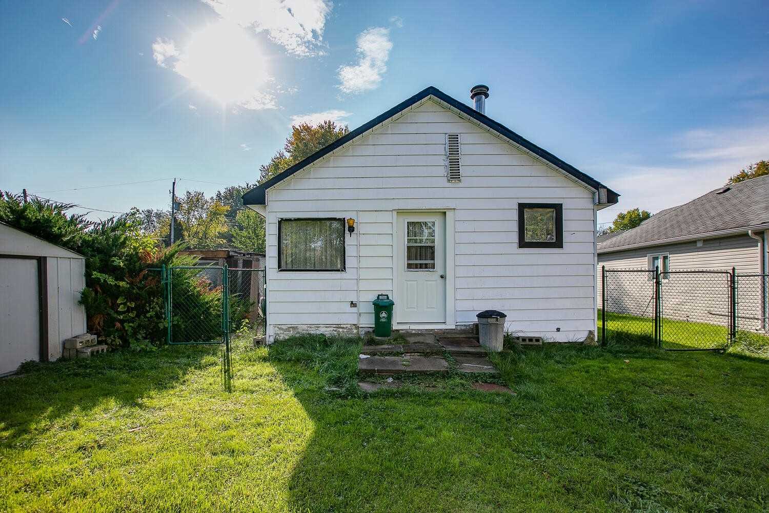 208 Bayview Ave