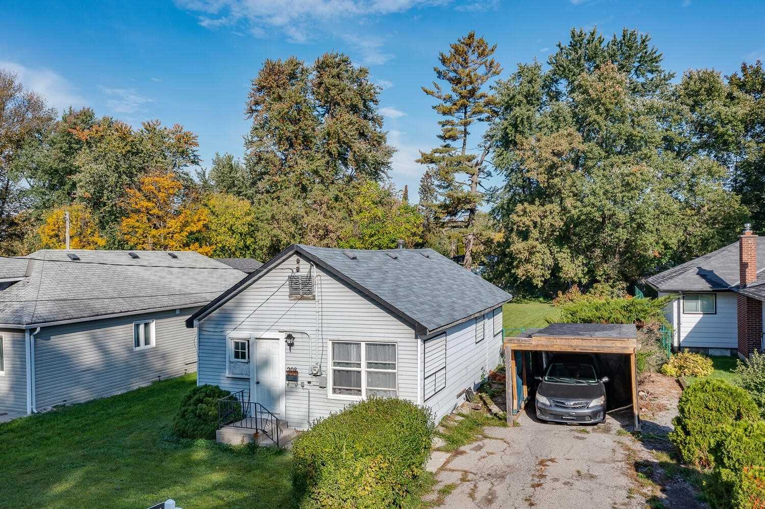 208 Bayview Ave