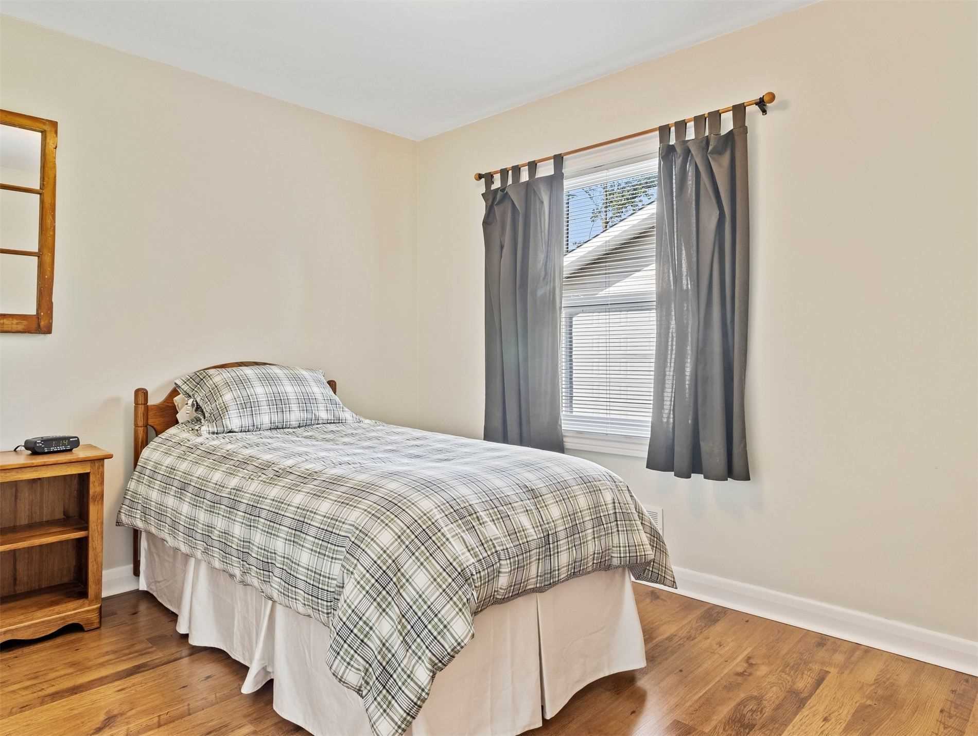 139 Queen St