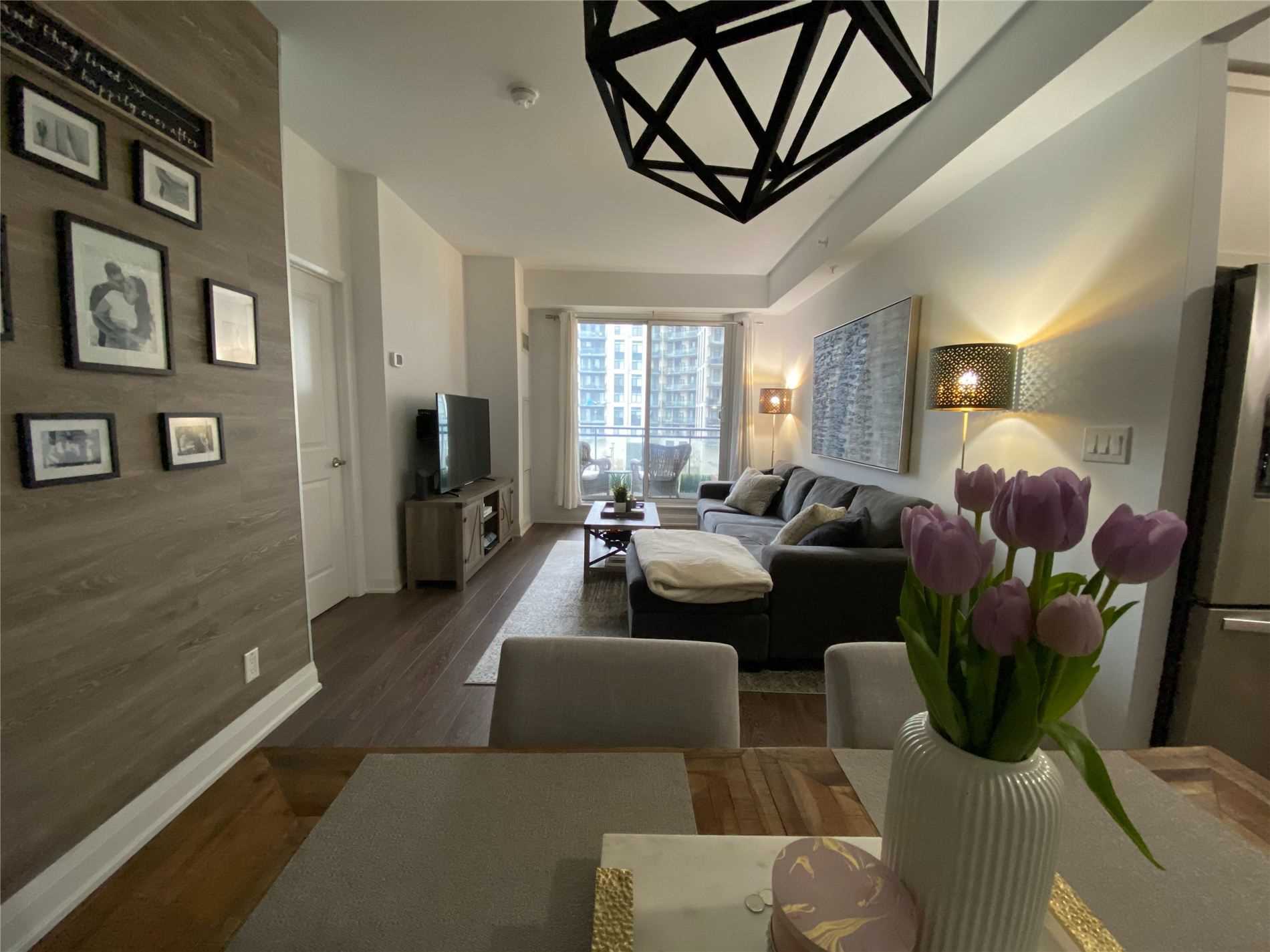12 Woodstream Blvd, #315
