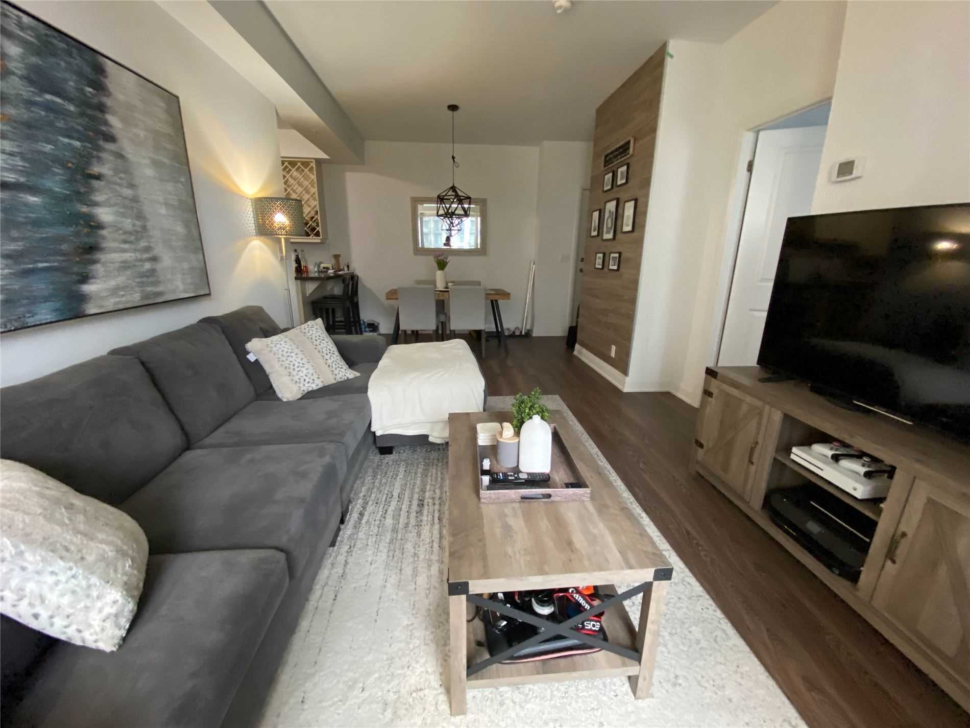 12 Woodstream Blvd, #315