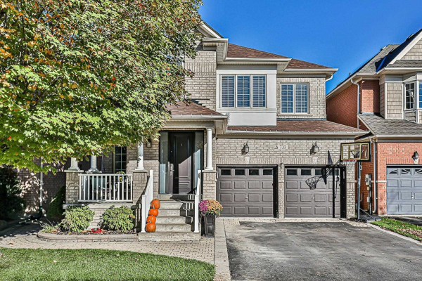 733 Millard St, Whitchurch-Stouffville