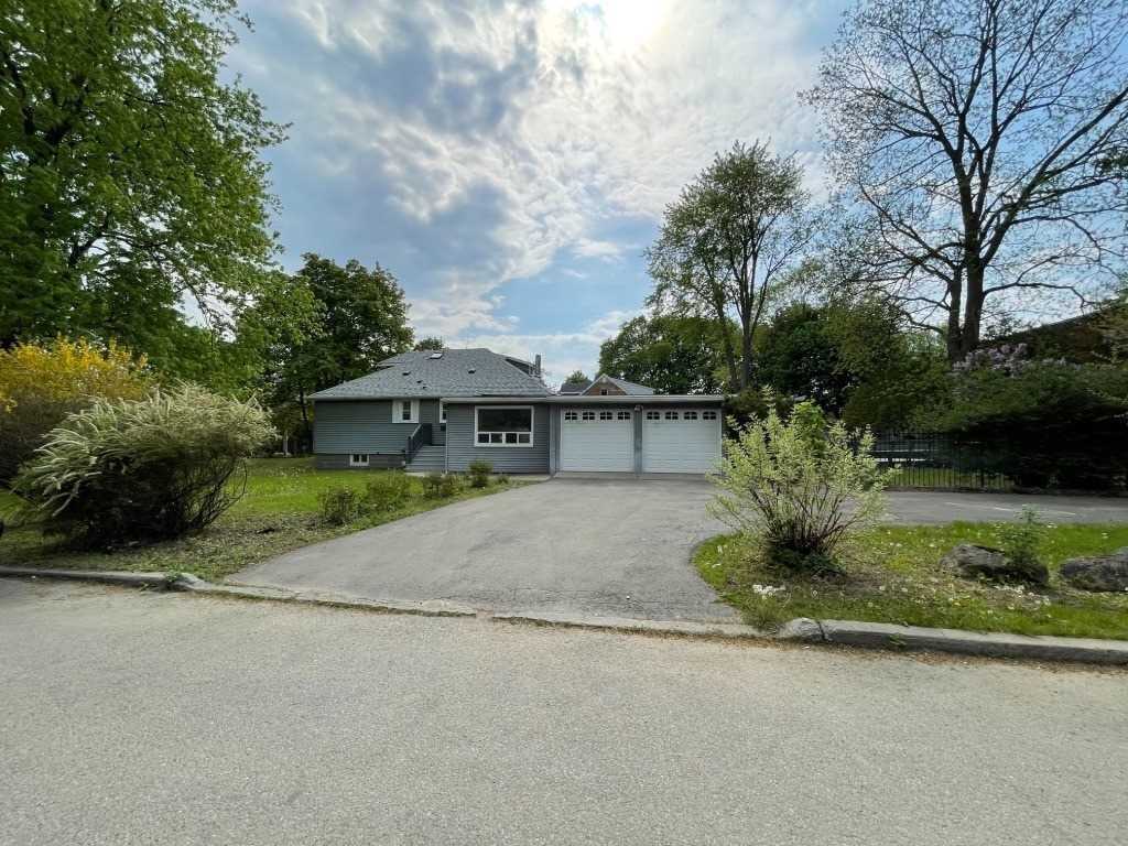 151 Richmond St