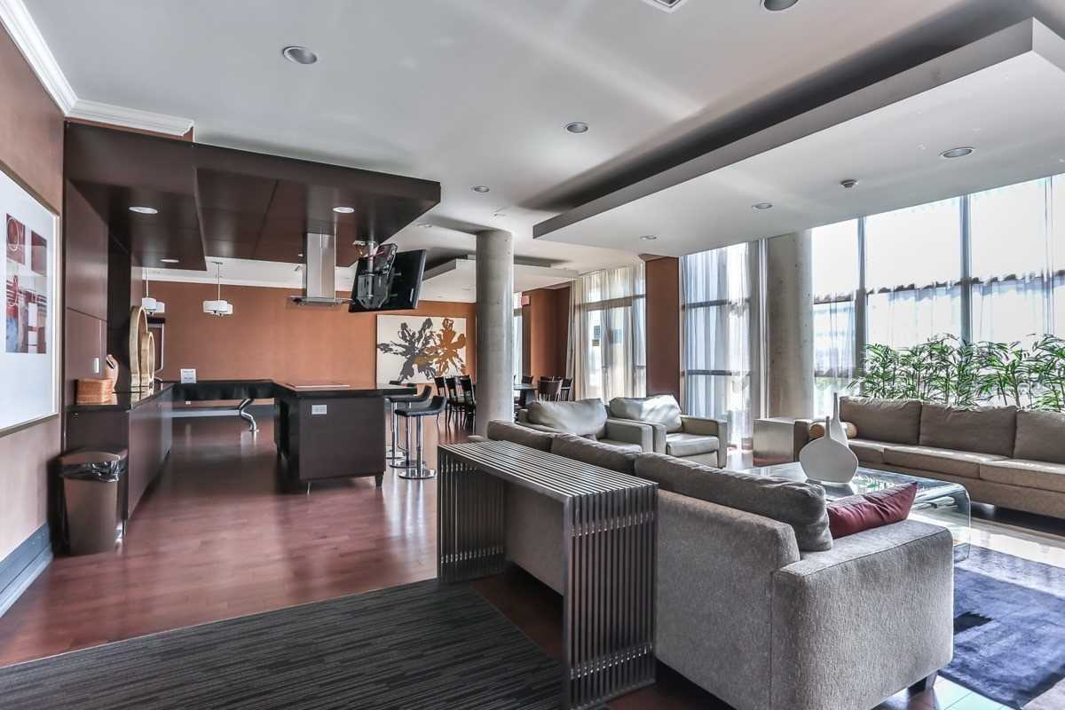 1 Upper Duke Cres, #110