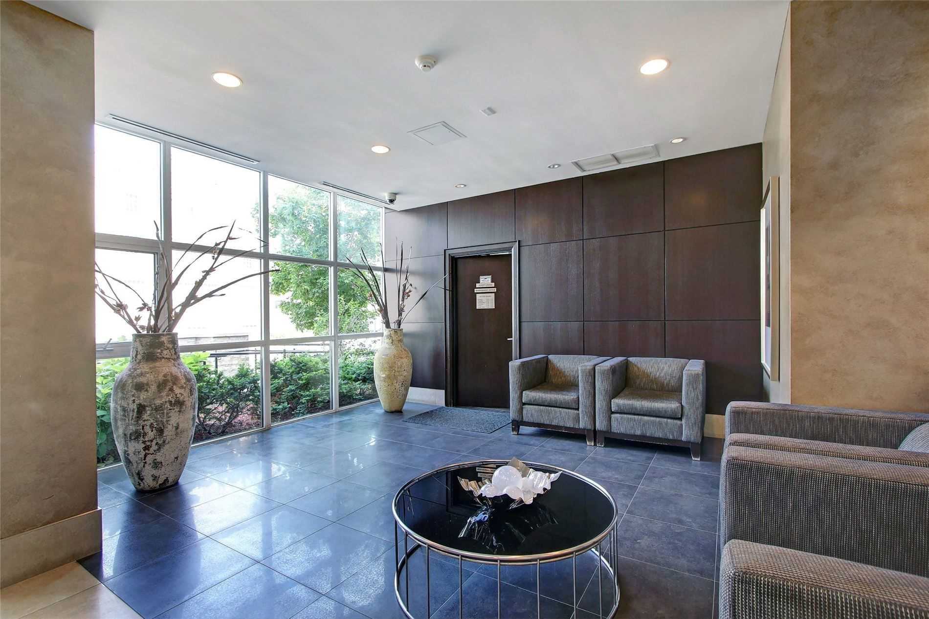 1 Upper Duke Cres, #110