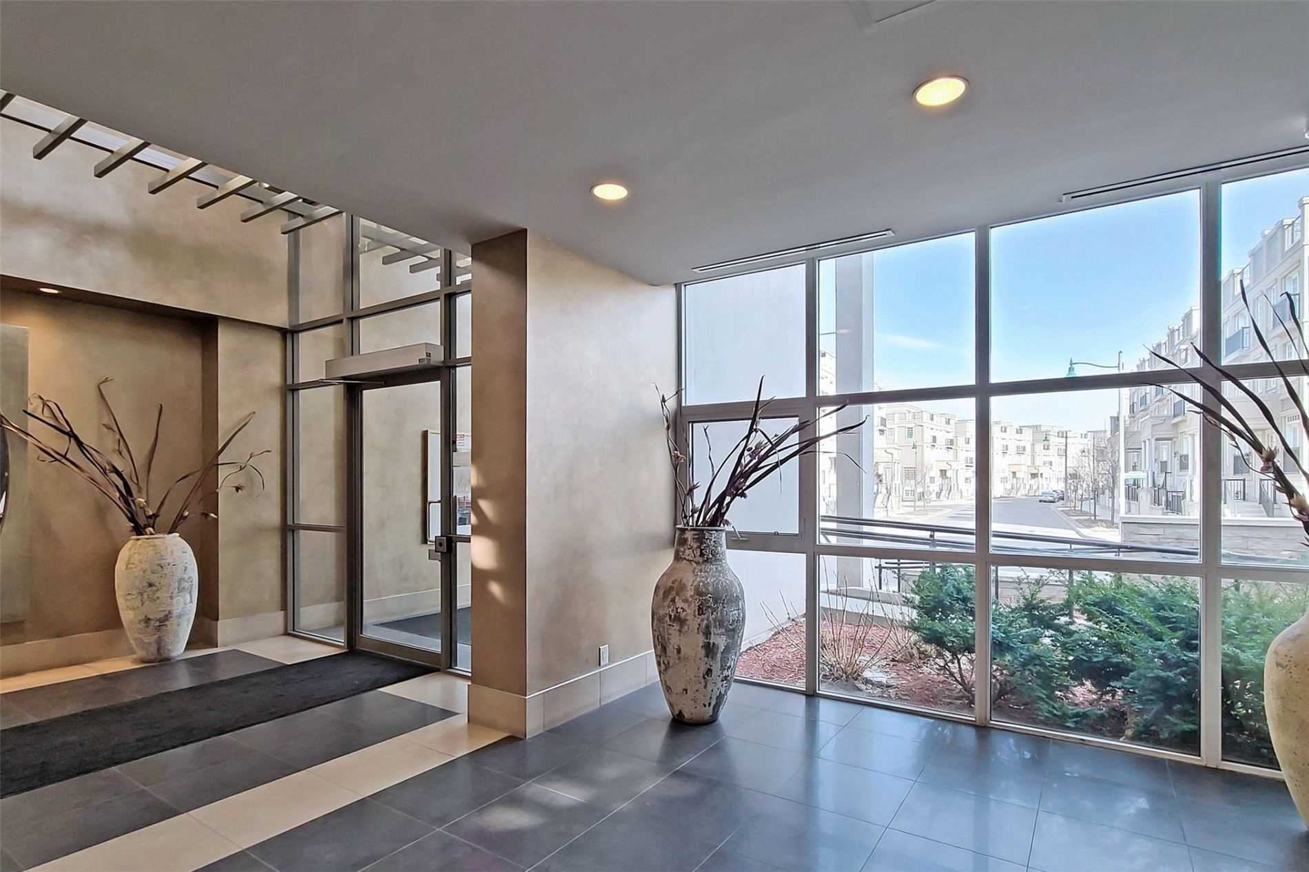 1 Upper Duke Cres, #110