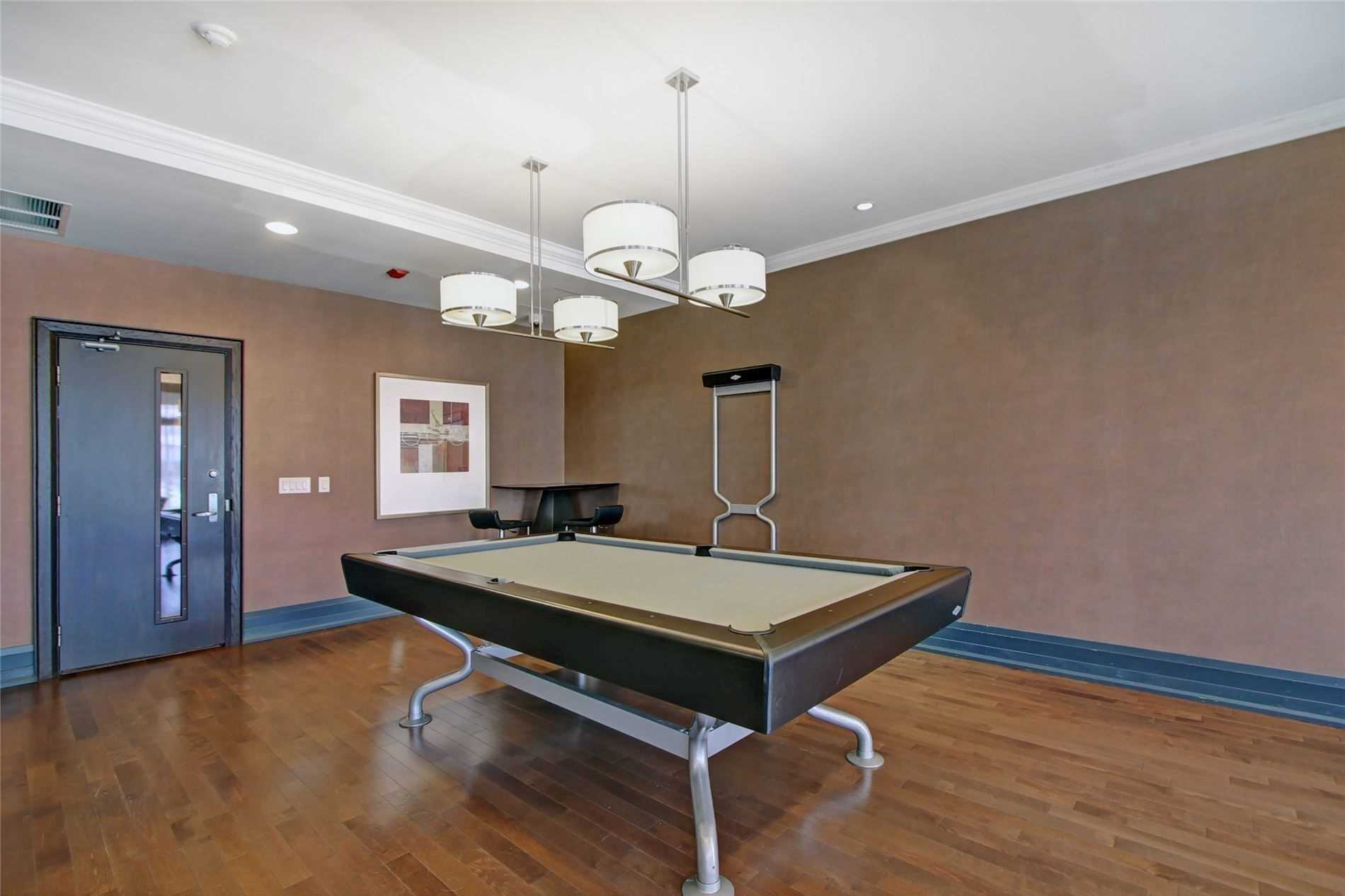 1 Upper Duke Cres, #110