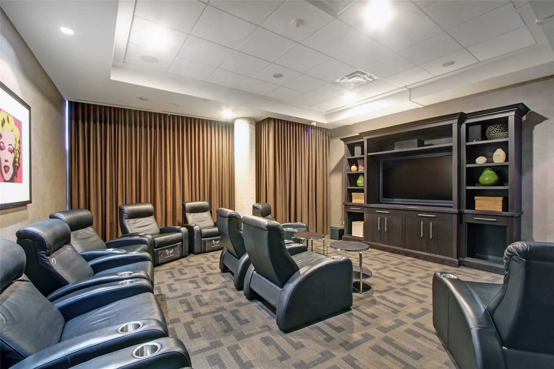 1 Upper Duke Cres, #110