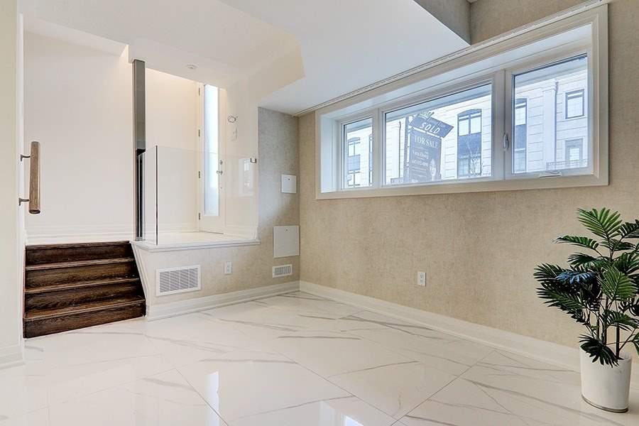 86 William Saville St