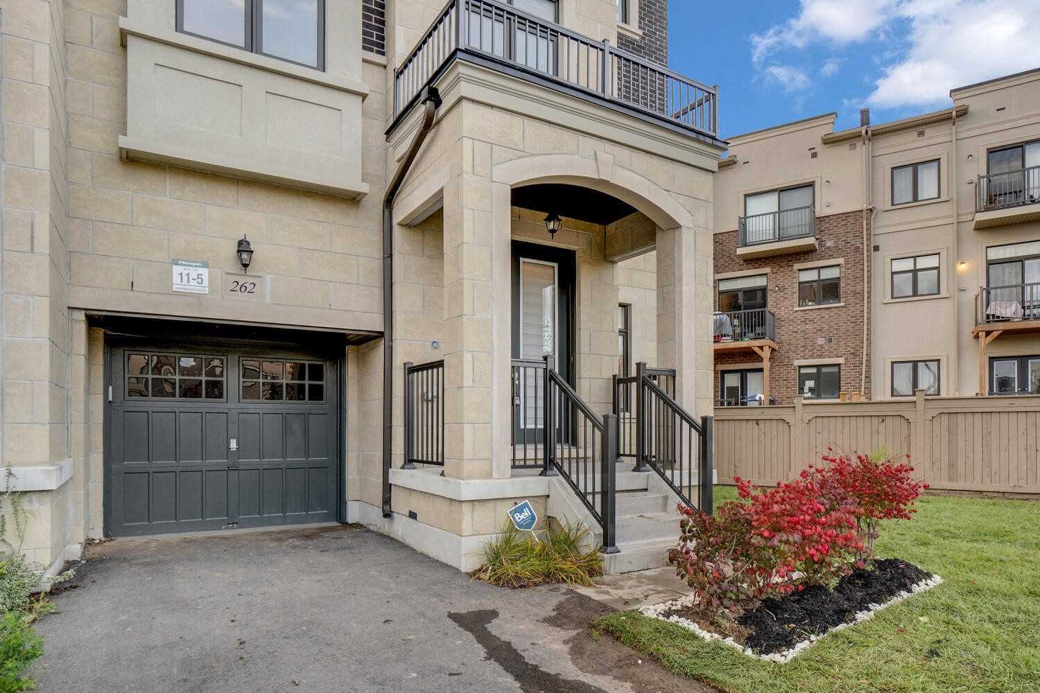 262 Thomas Cook Ave