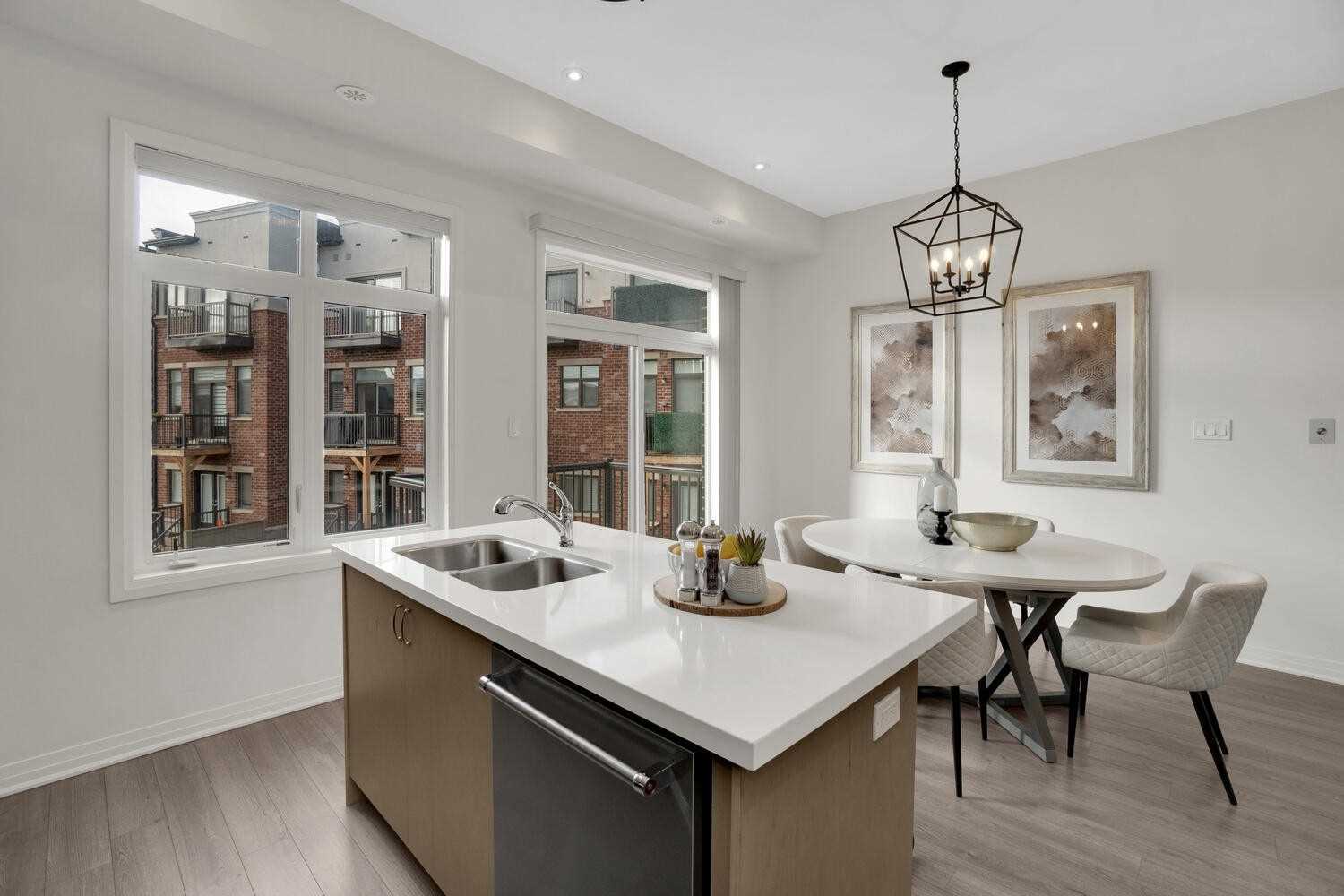 262 Thomas Cook Ave