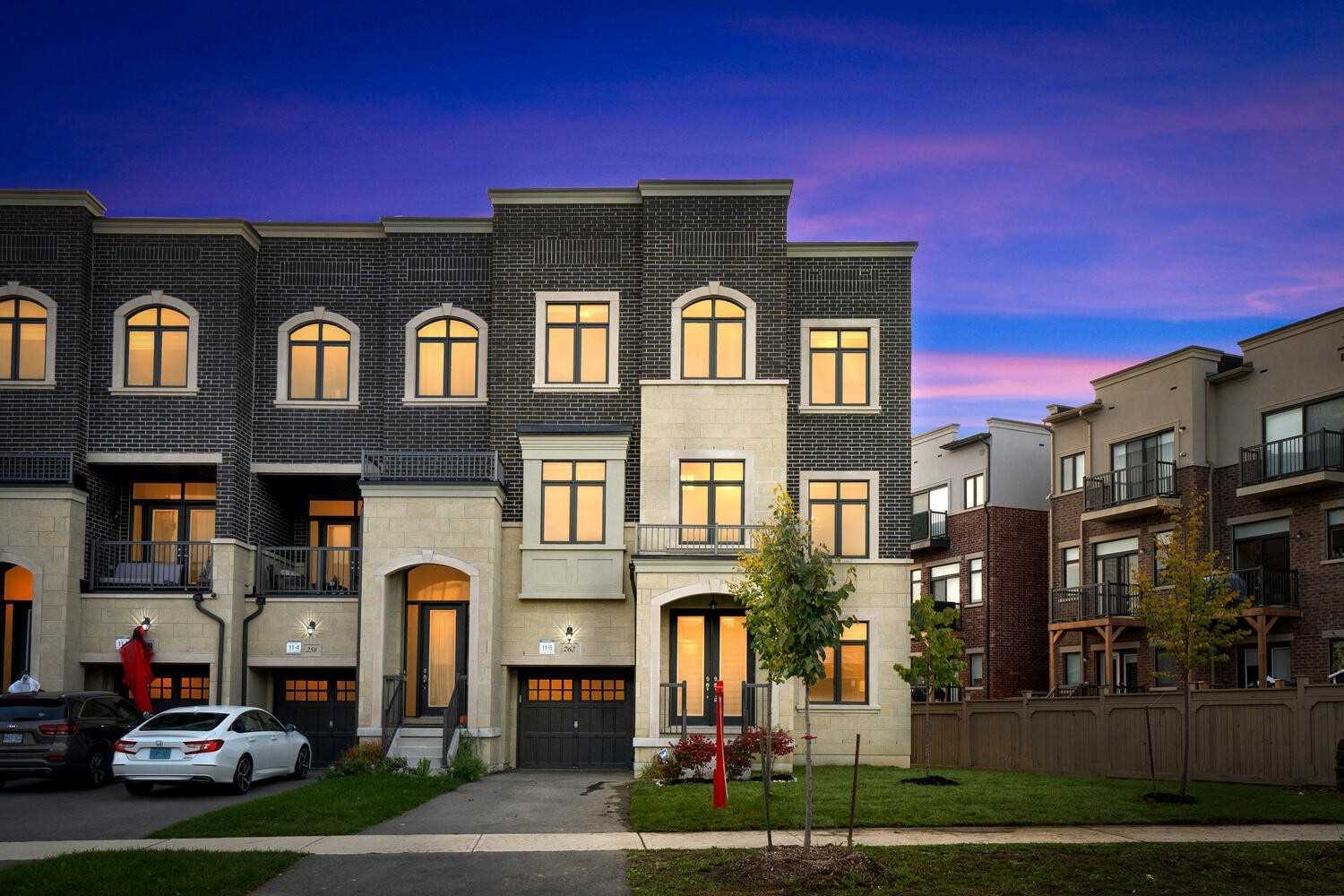 262 Thomas Cook Ave