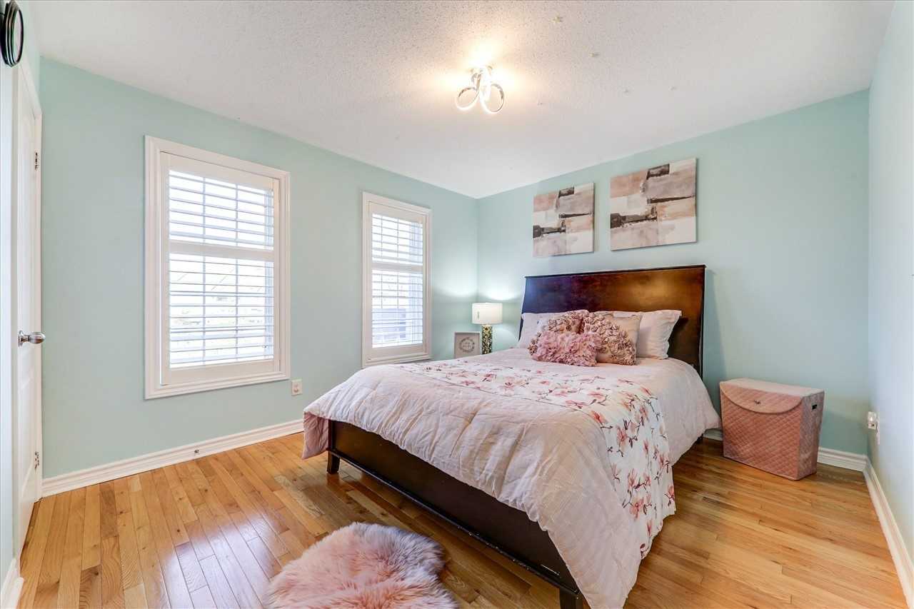 73 Vettese Crt, Markham