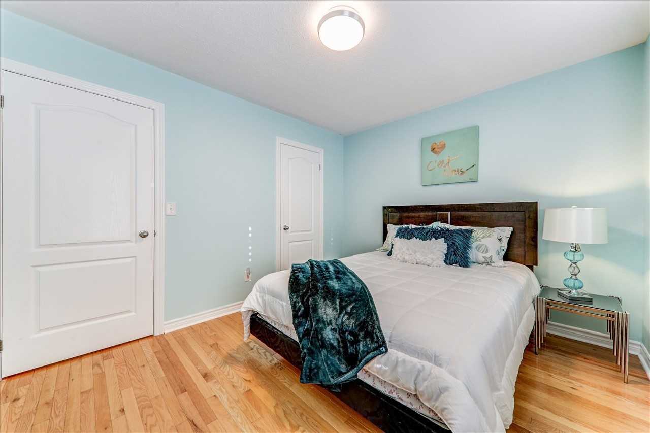 73 Vettese Crt, Markham