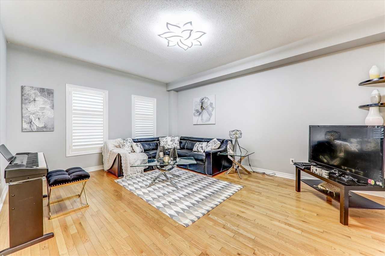 73 Vettese Crt, Markham