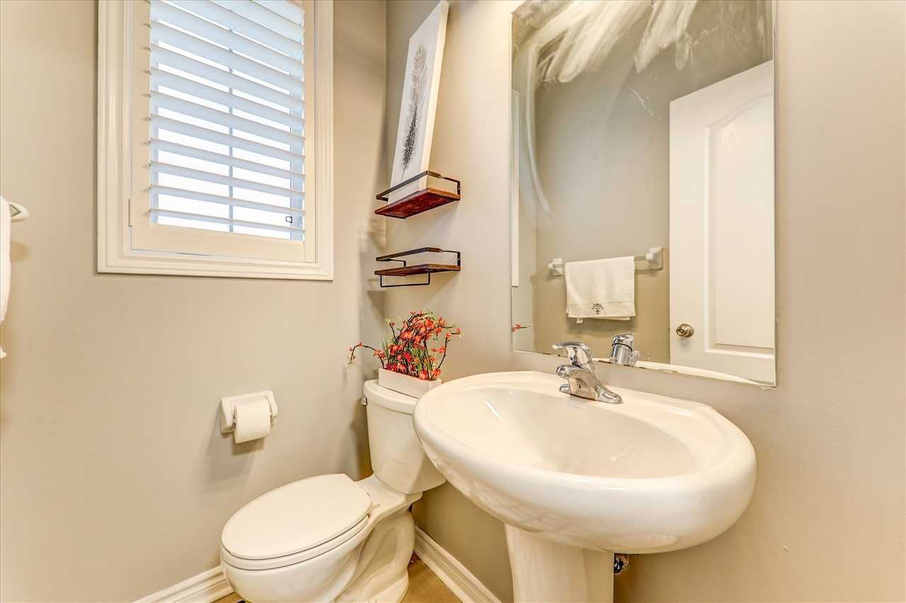 73 Vettese Crt, Markham