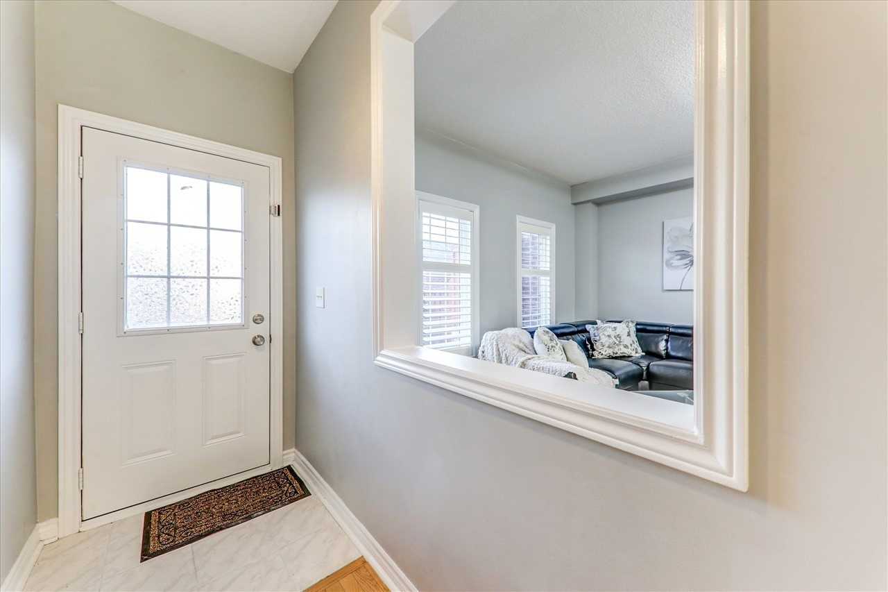 73 Vettese Crt, Markham