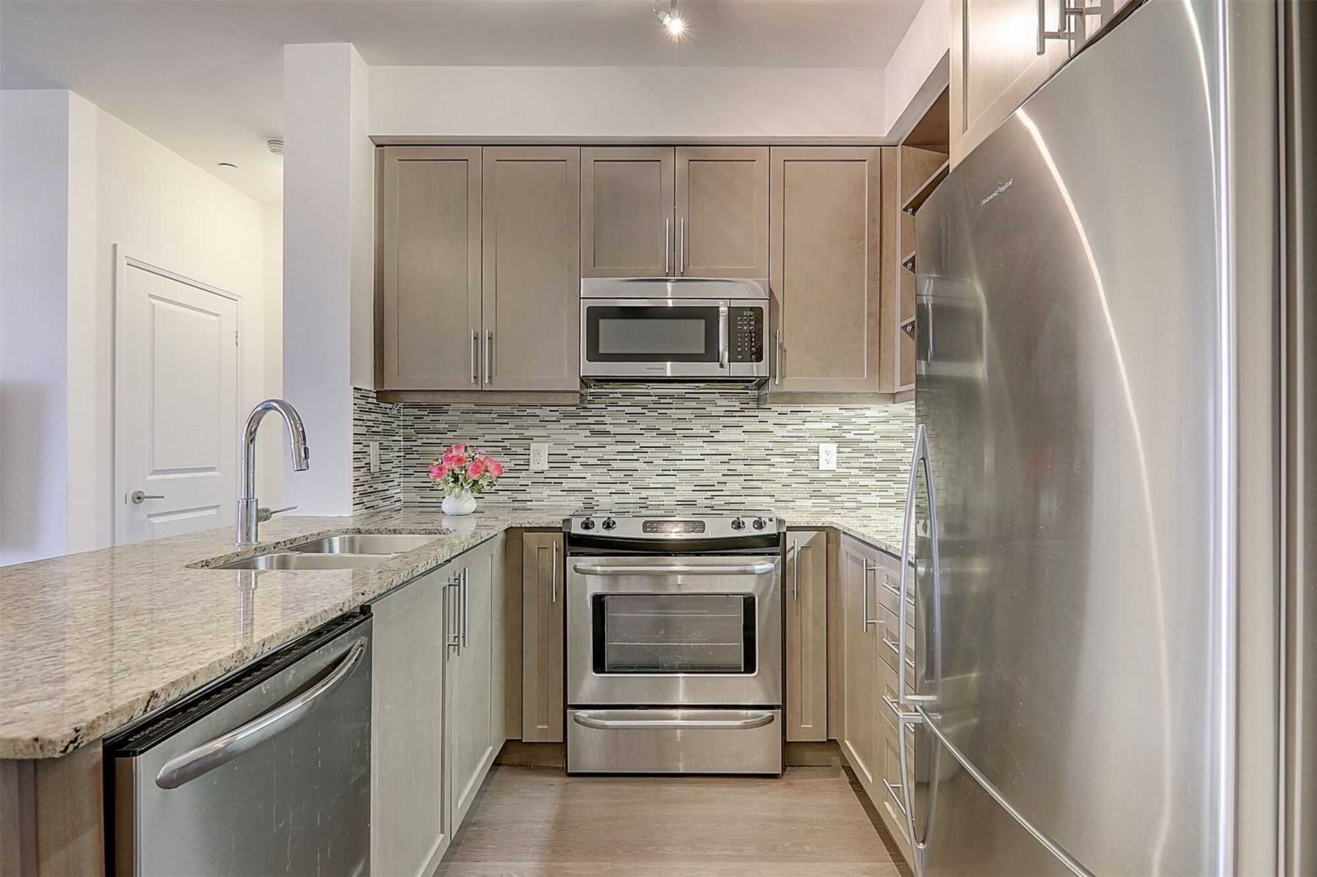 55 Oneida Cres, #1008