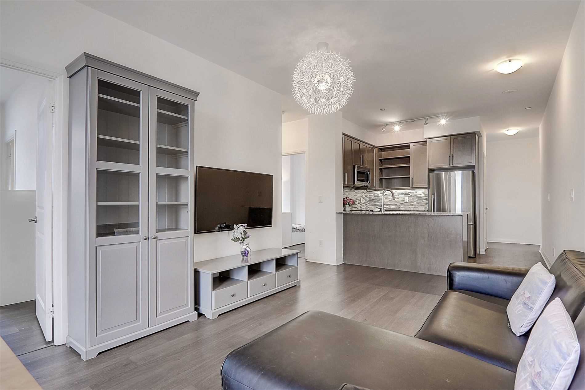 55 Oneida Cres, #1008