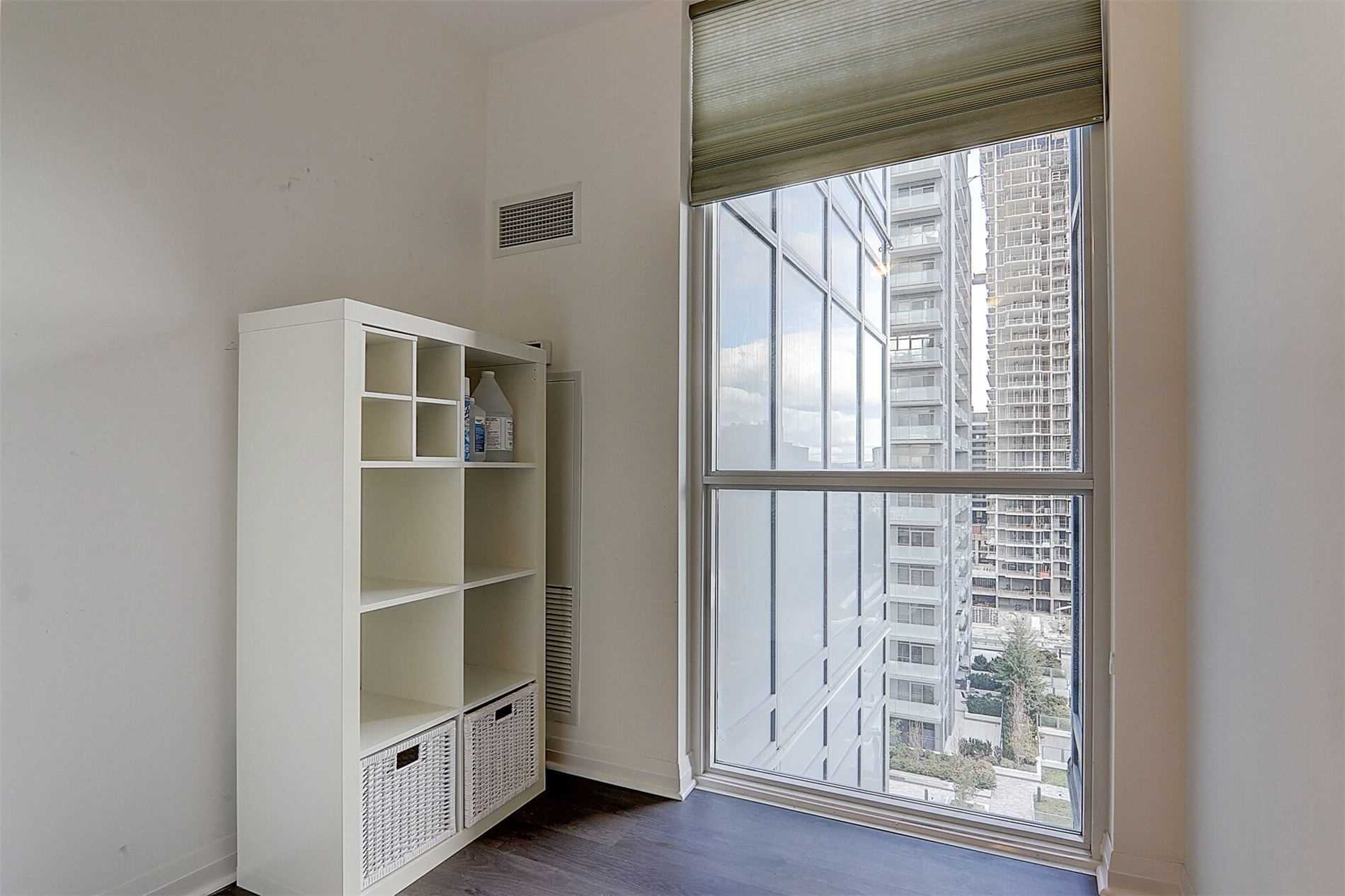 55 Oneida Cres, #1008