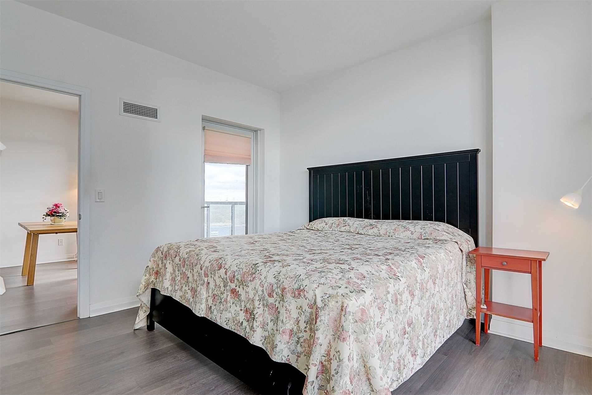 55 Oneida Cres, #1008