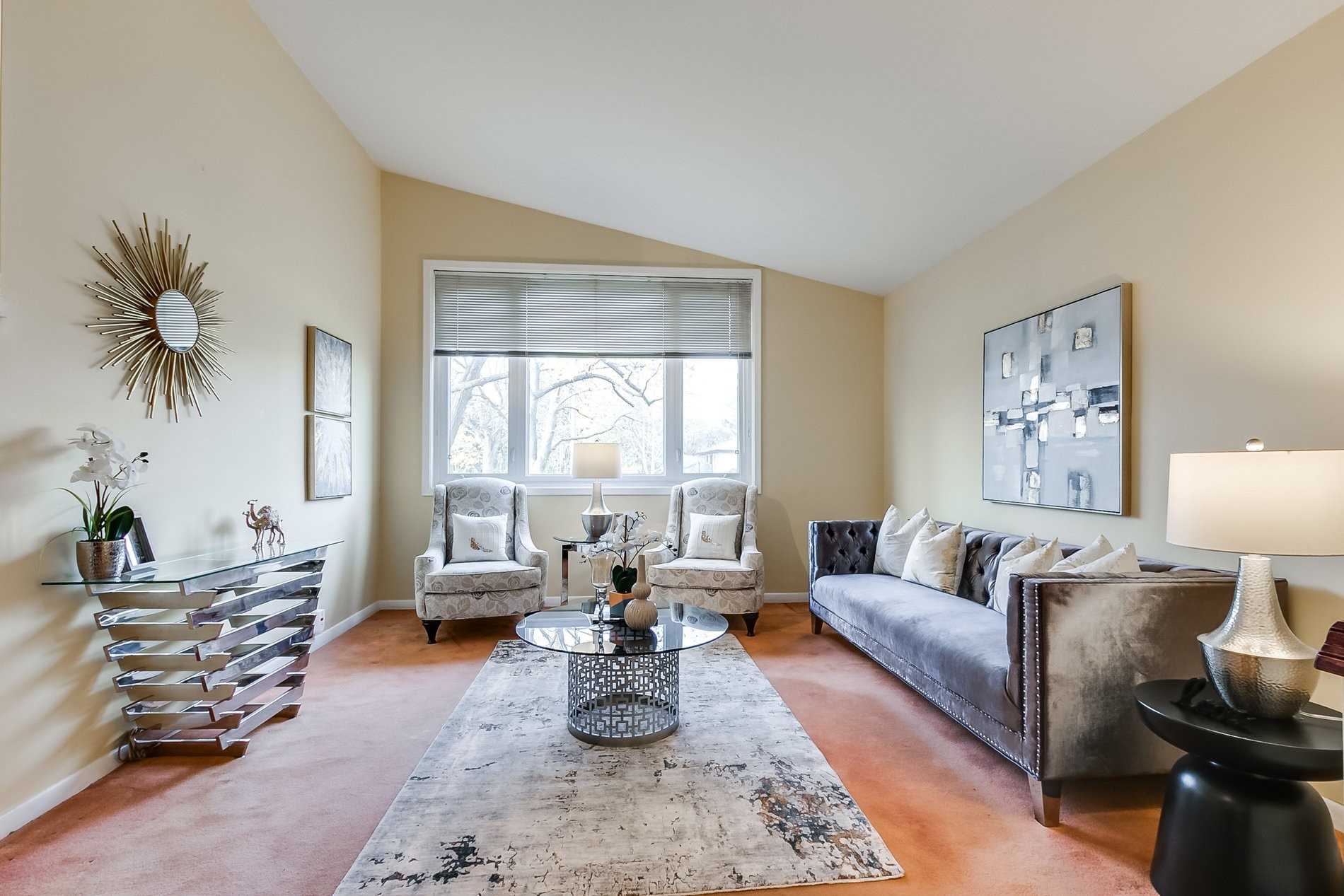 89 Murray Dr