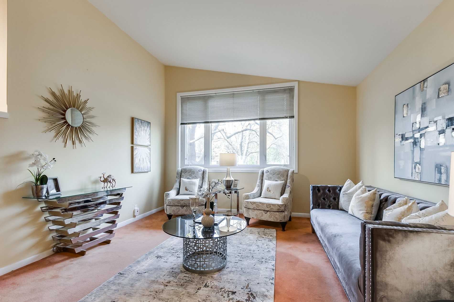 89 Murray Dr