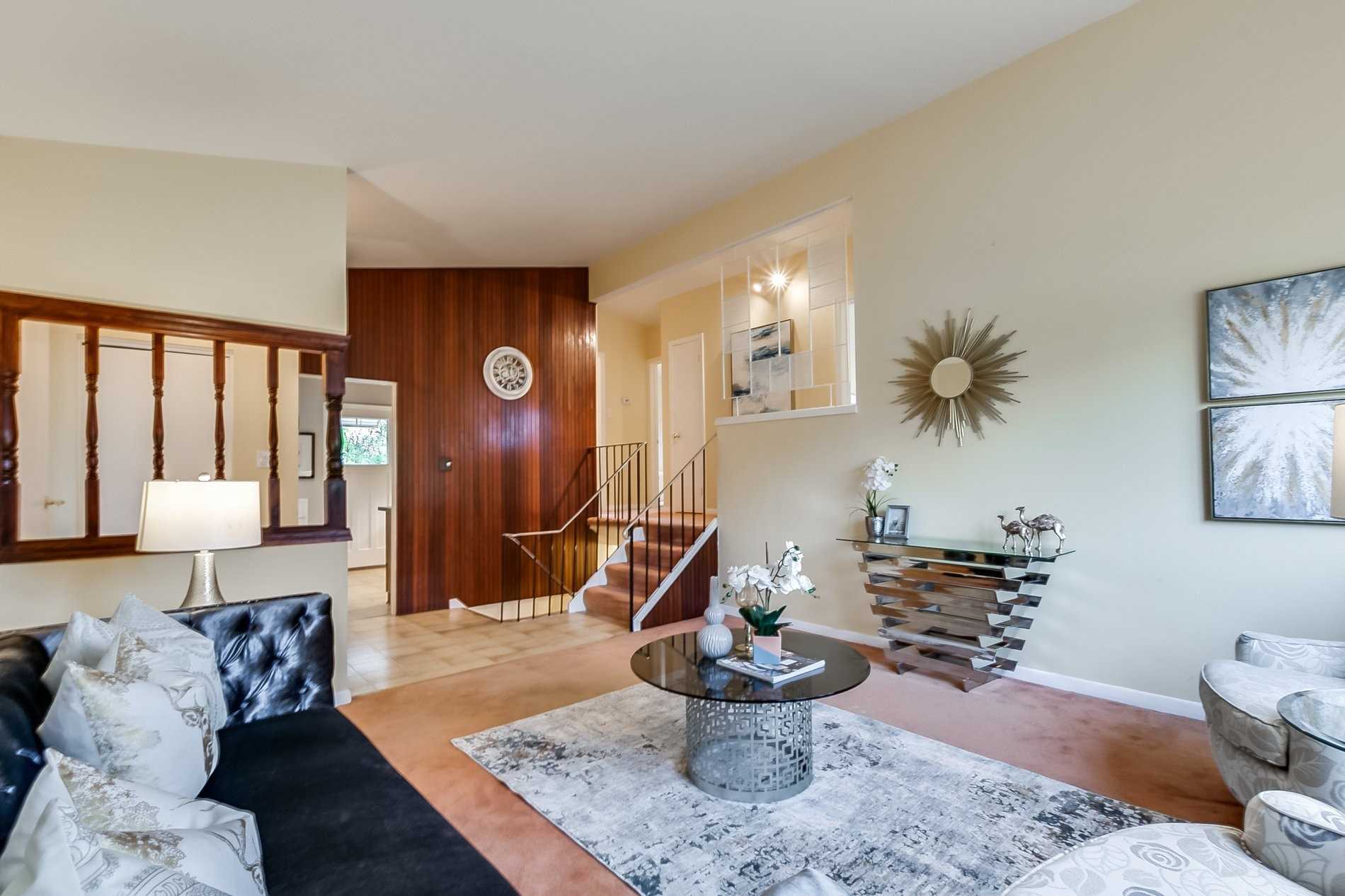 89 Murray Dr