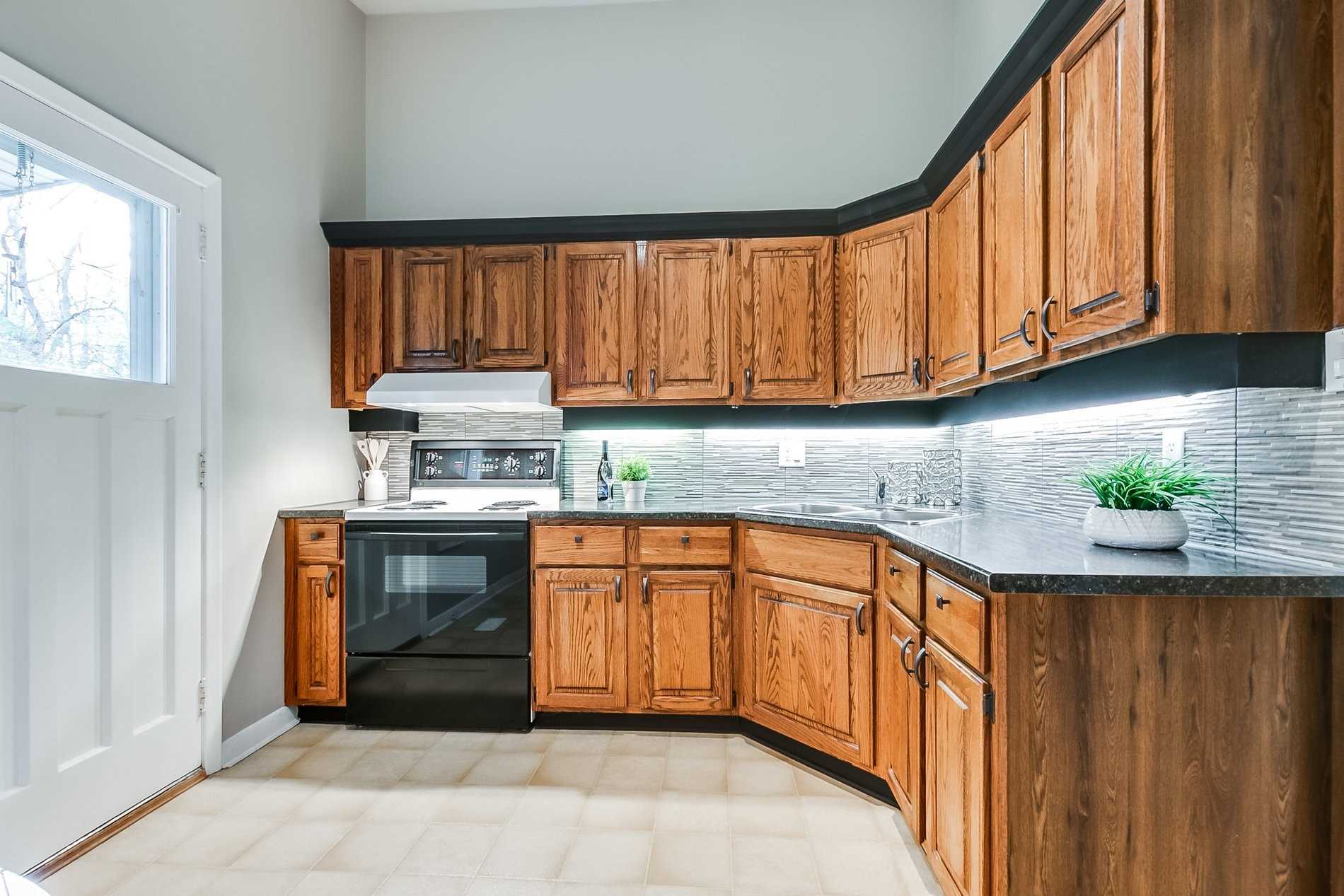 89 Murray Dr