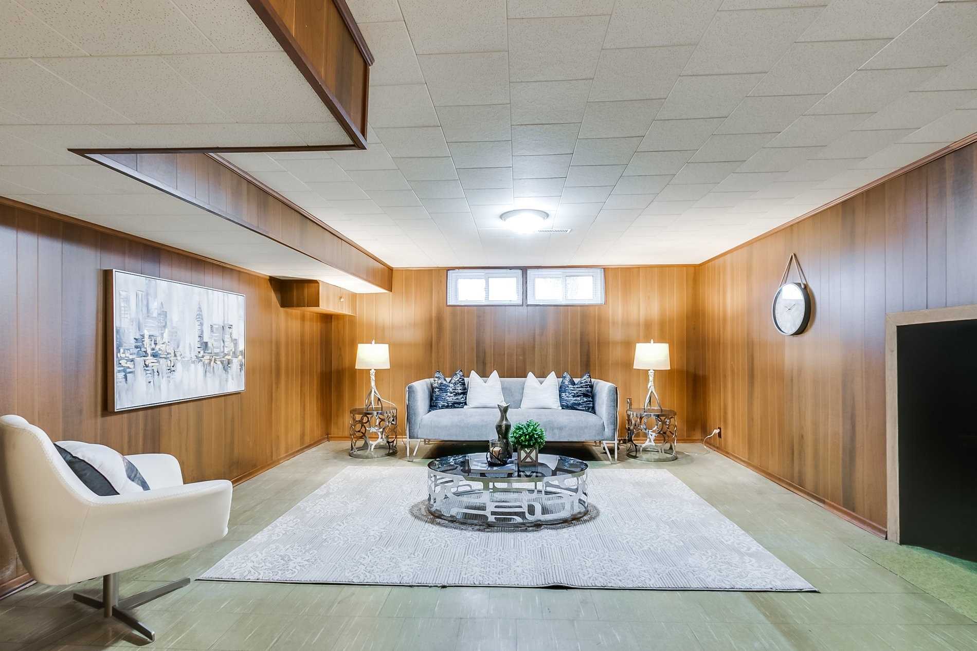 89 Murray Dr