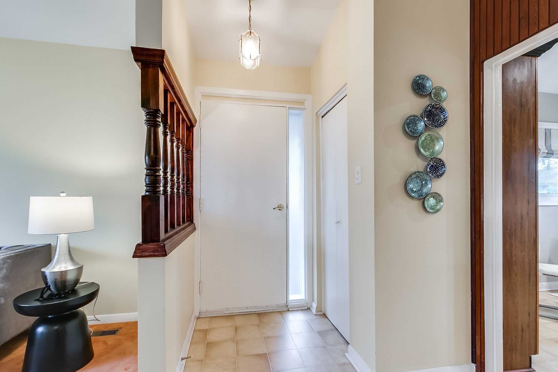 89 Murray Dr