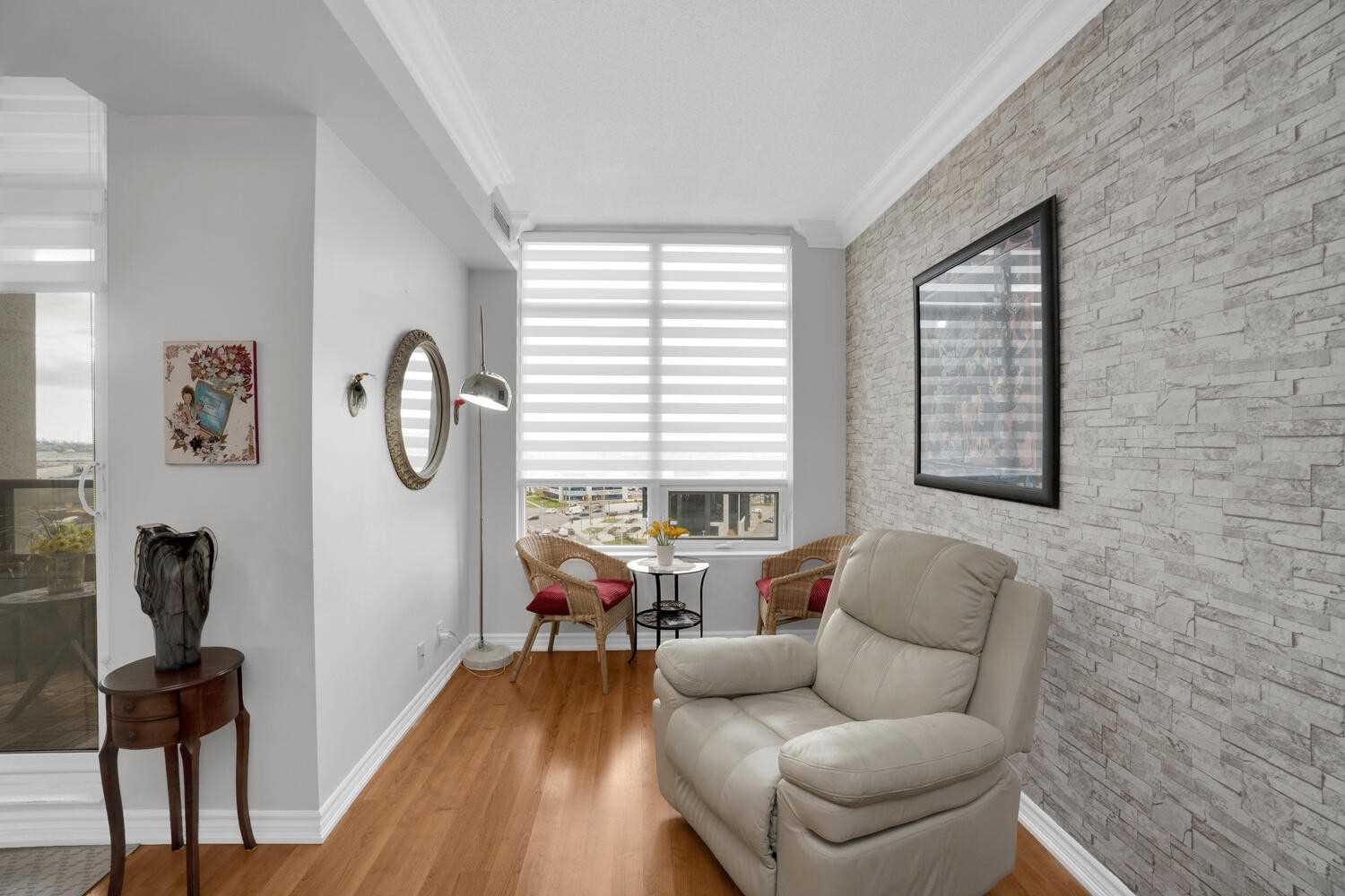 9235 Jane St, #1109