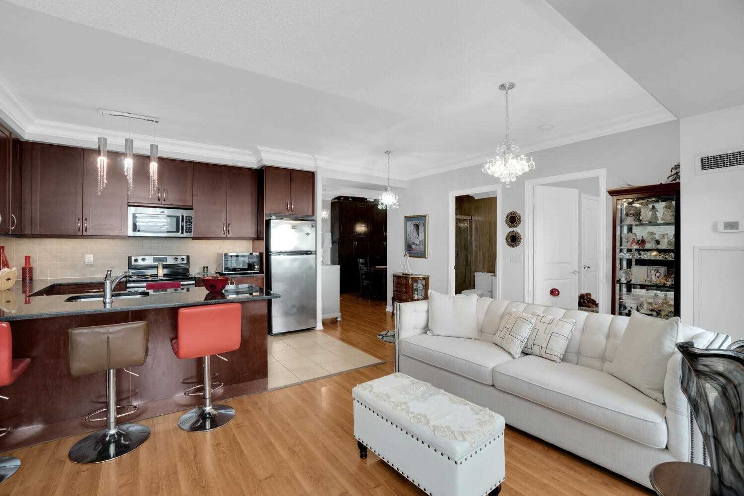 9235 Jane St, #1109