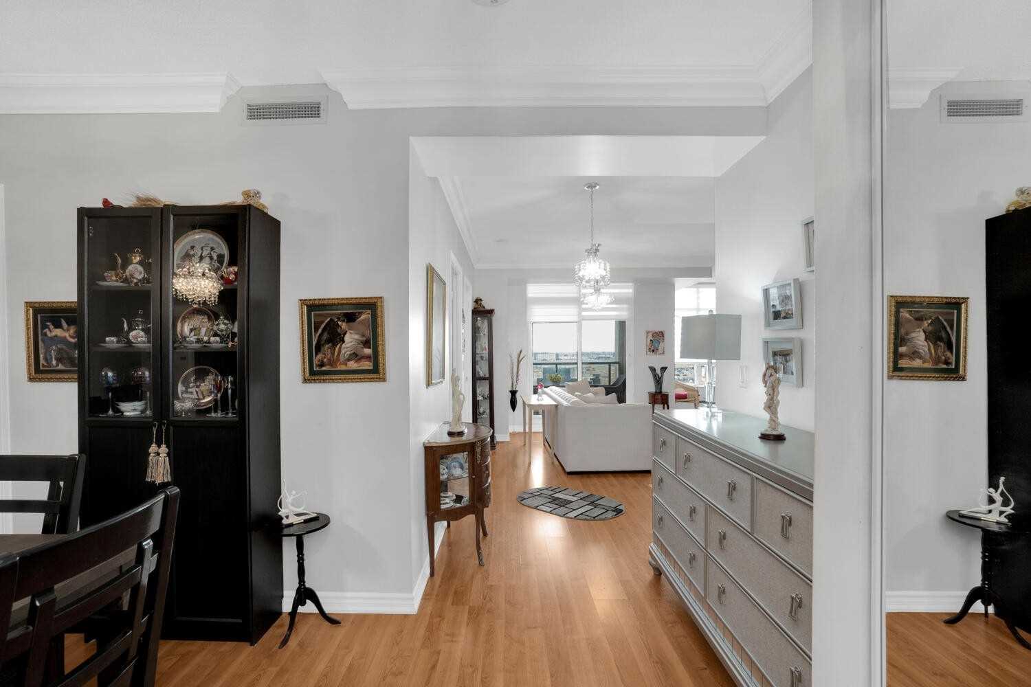 9235 Jane St, #1109