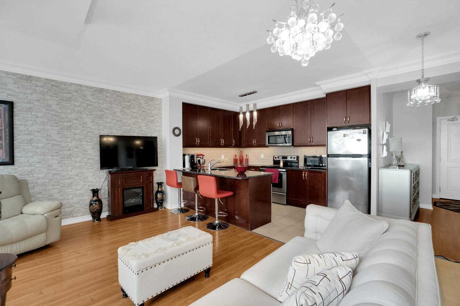 9235 Jane St, #1109